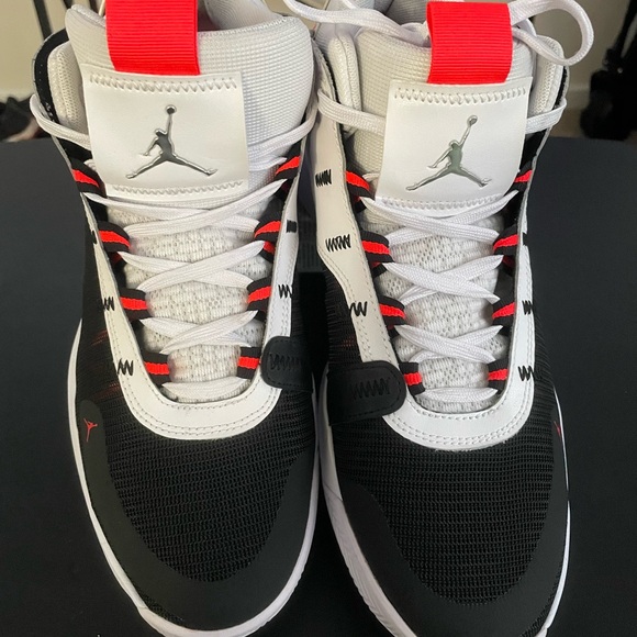 Nike Air Jordan - Picture 1 of 5